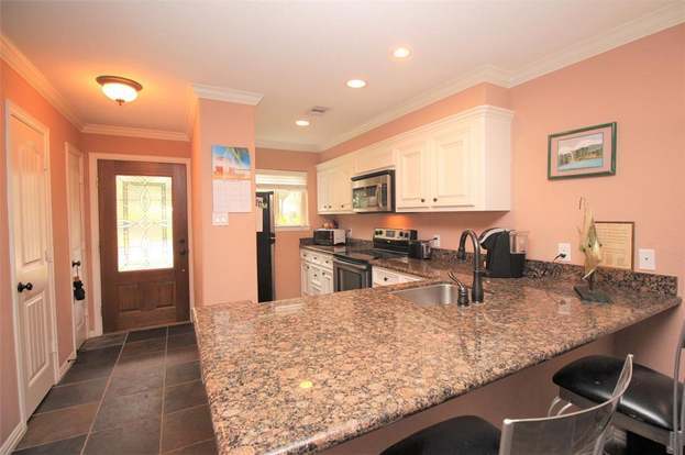 Building Photo - 2330 Lakewood Yacht Club Dr