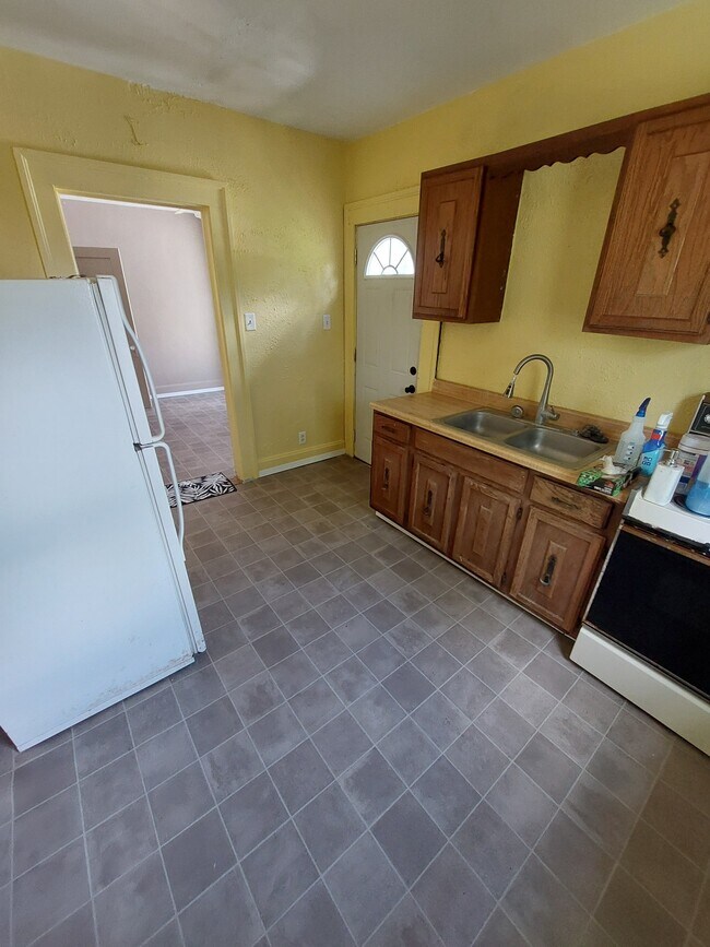 Kitchen - 1242 S 5th St