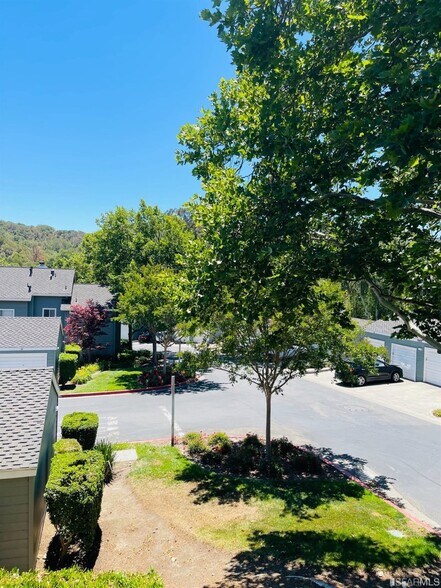 Building Photo - 8185 Mountain View Dr