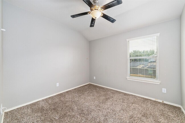 Building Photo - 9823 Lynette Falls Dr