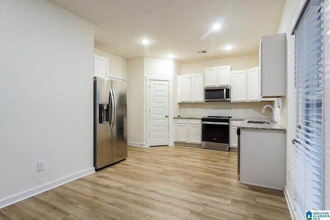 Building Photo - 5406 Cedar Creek Dr