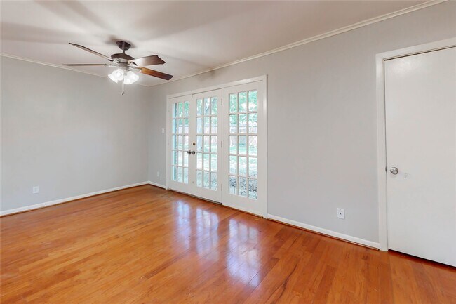Building Photo - 5338 Creekbend Dr