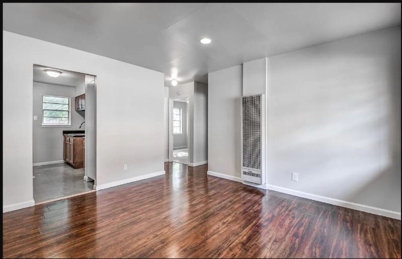 Primary Photo - 605 E McLemore Ave
