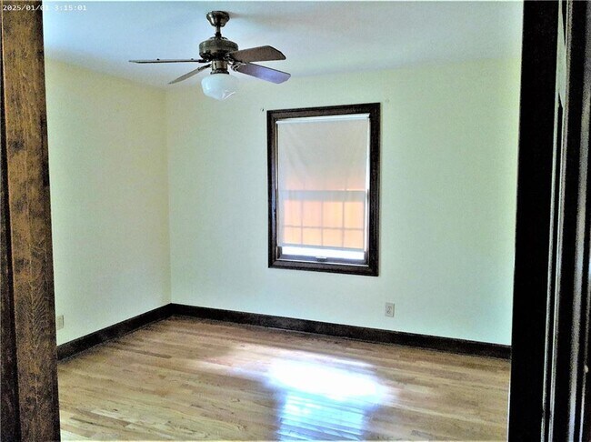Building Photo - 1431 Chambers Rd