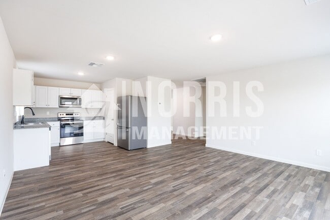 Building Photo - Beautiful New Home in Arizona City