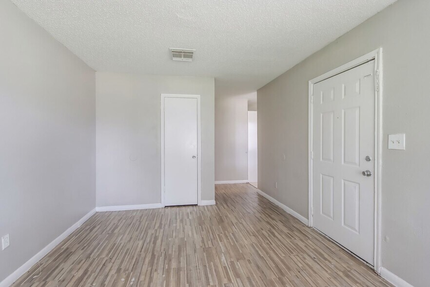 Building Photo - 11235 Lemond Dr