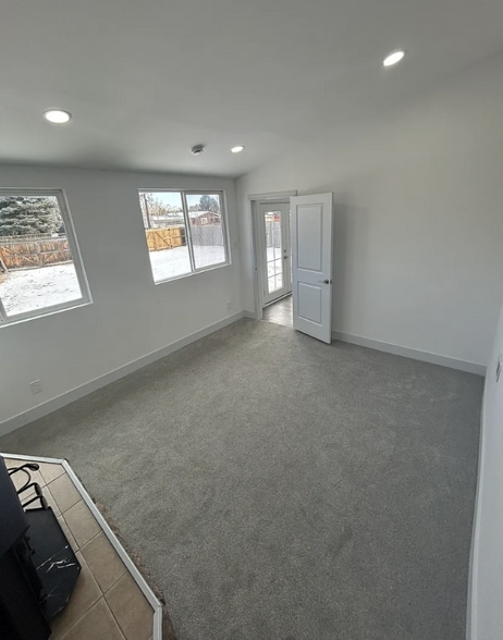 Building Photo - 1370 S Meade St