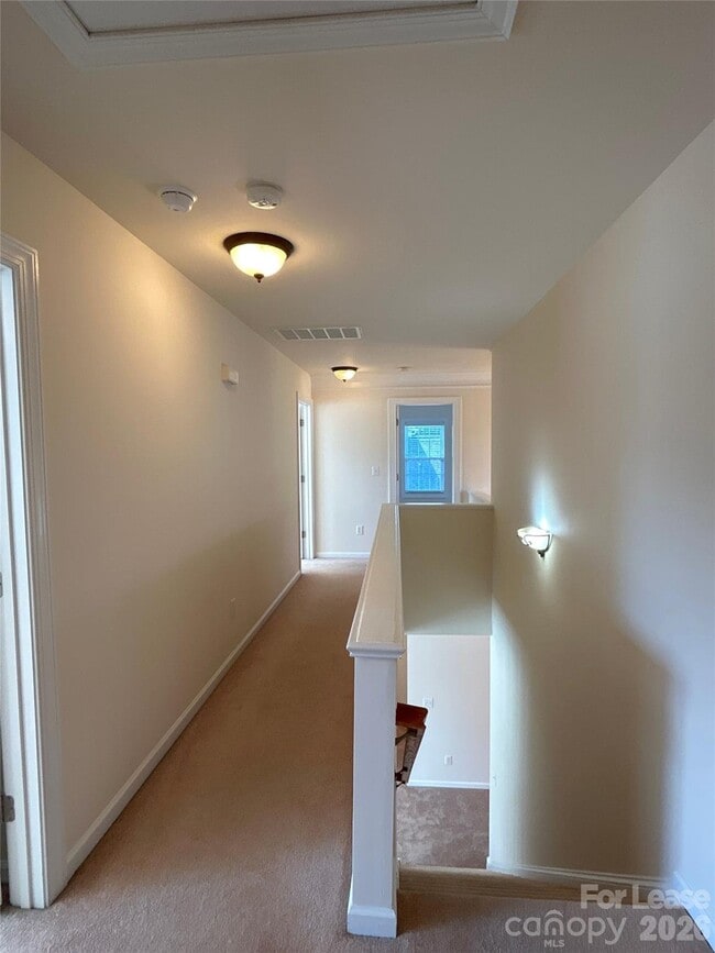 Building Photo - 16110 Cloverleaf Ct