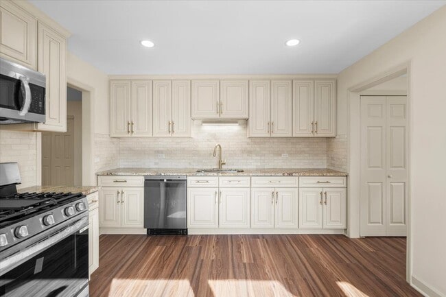 Building Photo - 3604 Owl Dr