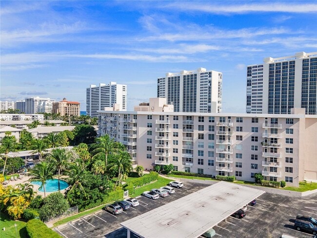Building Photo - 2851 S Ocean Blvd