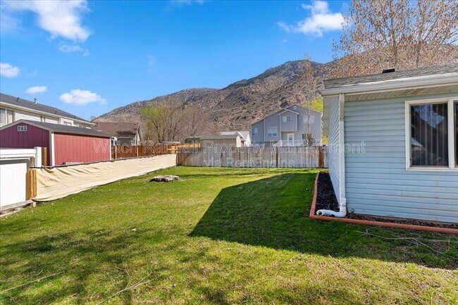 Building Photo - 928 E 1275 N