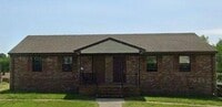 Building Photo - 2 BR DUPLEX in Colonial Heights
