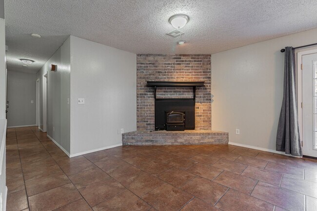 Building Photo - 3 Bed 2 Bath in Norman