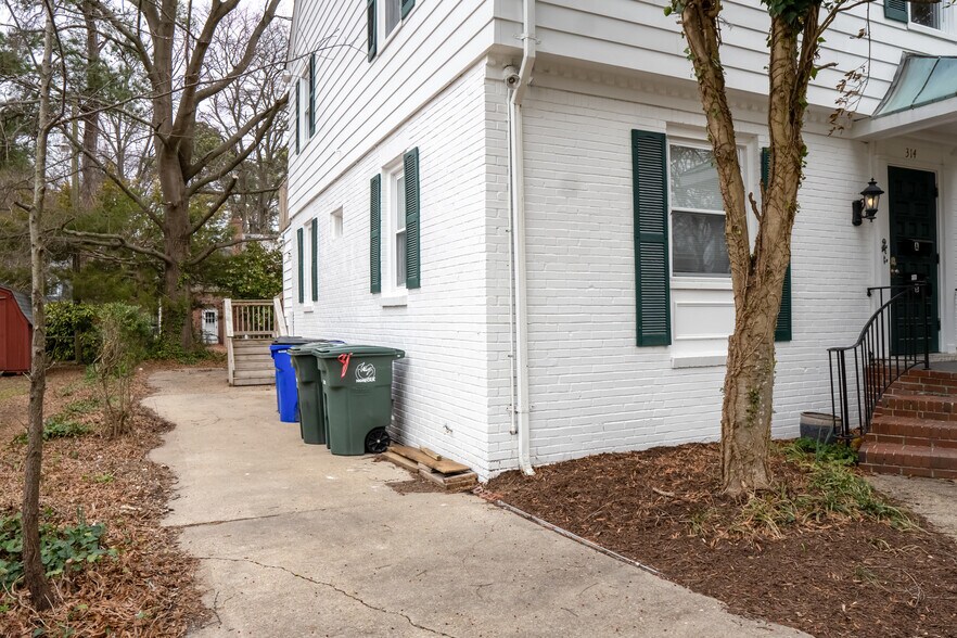 Building Photo - 314 N Shore Rd