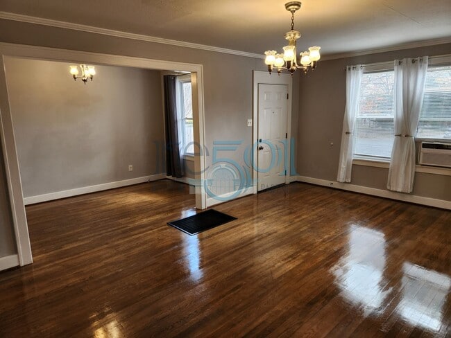 Building Photo - *Coming Soon* Great Hillcrest Find!  2Bedrooms & 1 Bathroom Pefect for UAMS Student(s)