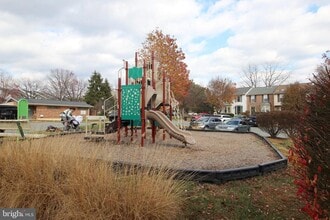 Building Photo - 648 Coral Reef Dr