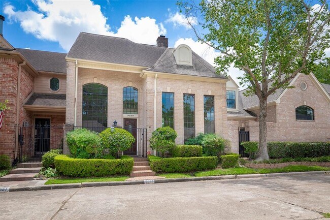 Building Photo - 9559 Doliver Dr