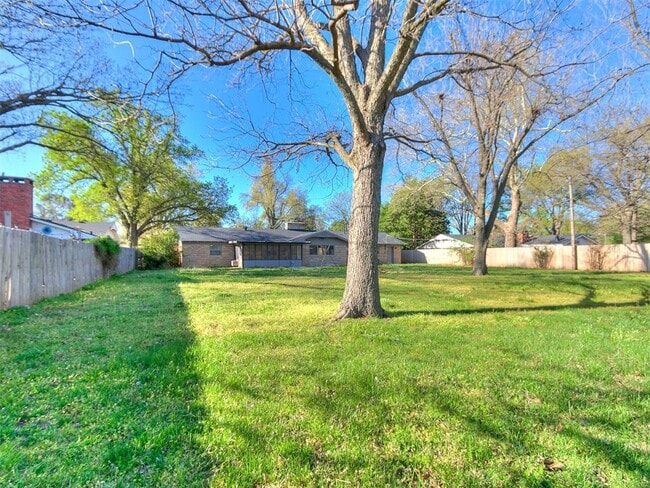 Building Photo - 2641 Osborne Dr