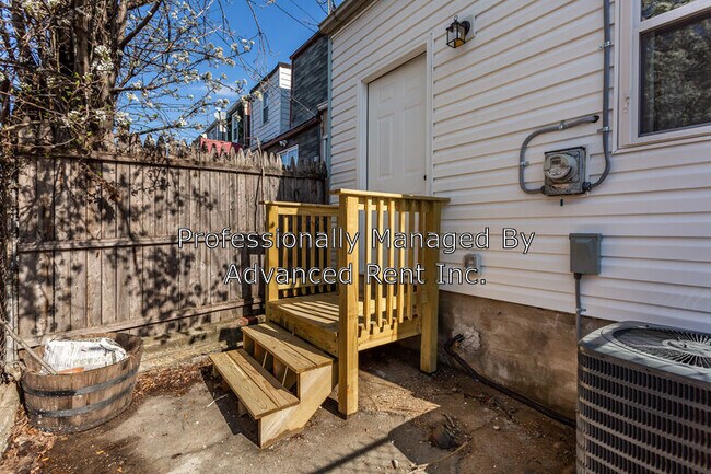 Building Photo - 2800 Miles Ave