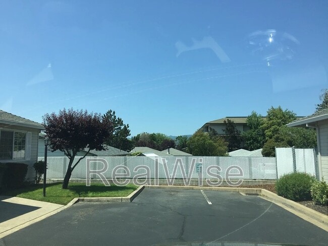 Building Photo - Pine Hurst Village Estates