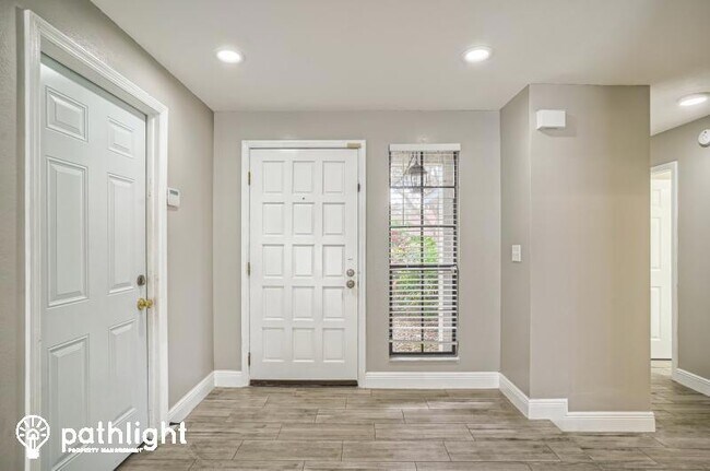 Building Photo - 9406 Pebble Glen Avenue, Tampa, FL, 33647