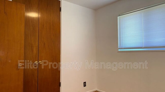 Building Photo - 2870 Aster St
