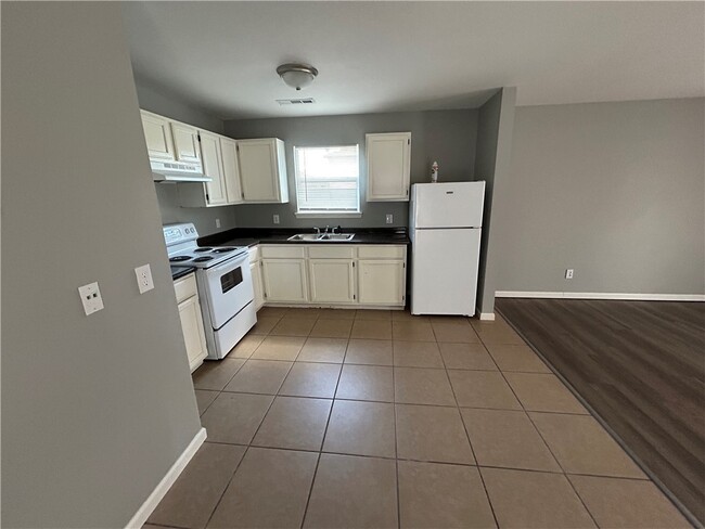 Building Photo - 316 Erin Pl