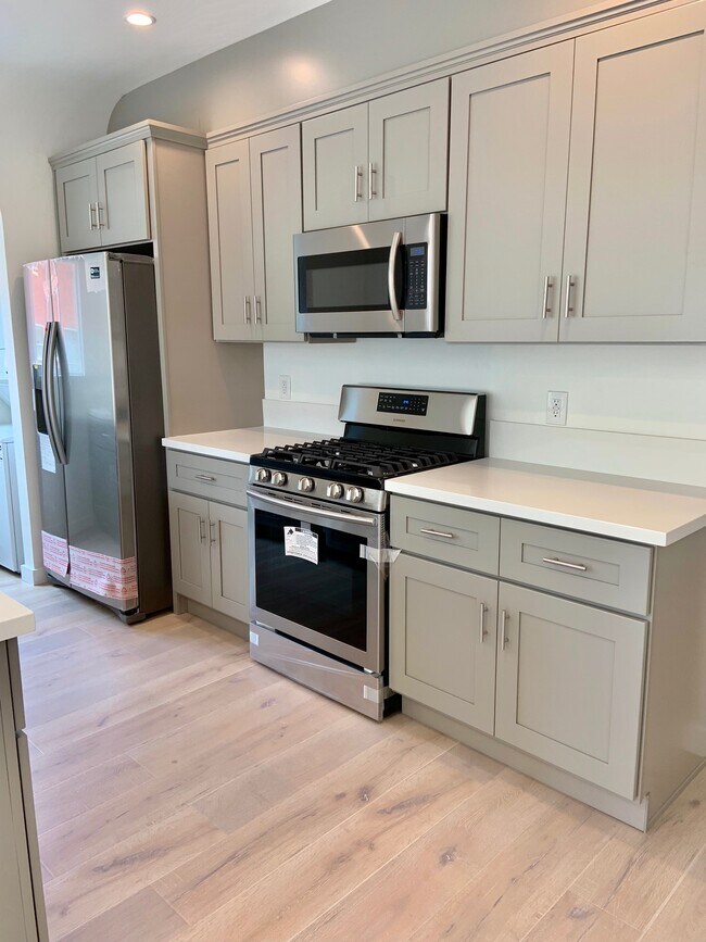 Building Photo - 5203 W 20th St