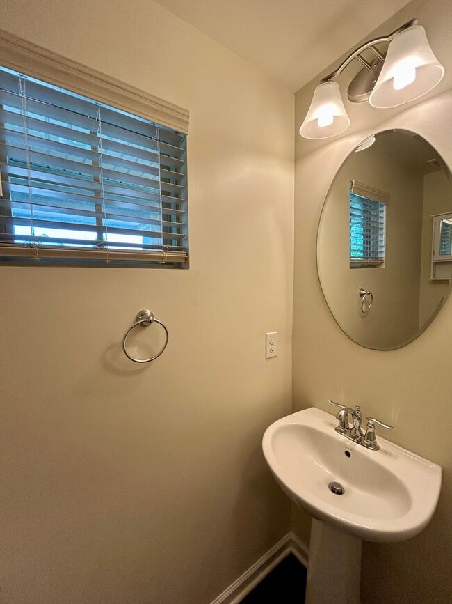 Building Photo - 4 BR | 3.5 BA | 2-Car Garage Craftsman style home in the Wynwood Section of Fox Creek Subdivision