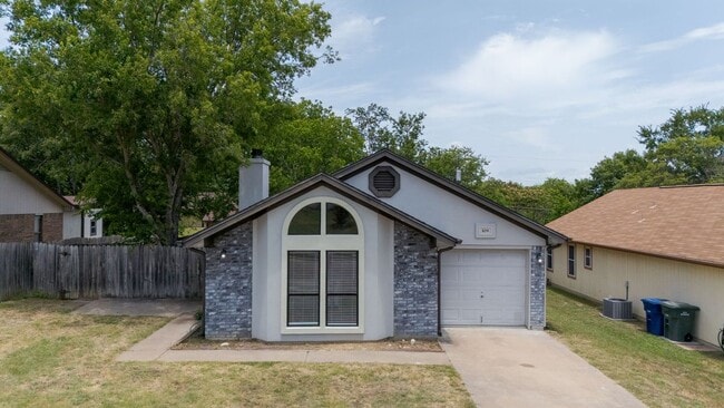 Building Photo - 109 Campfire Cir
