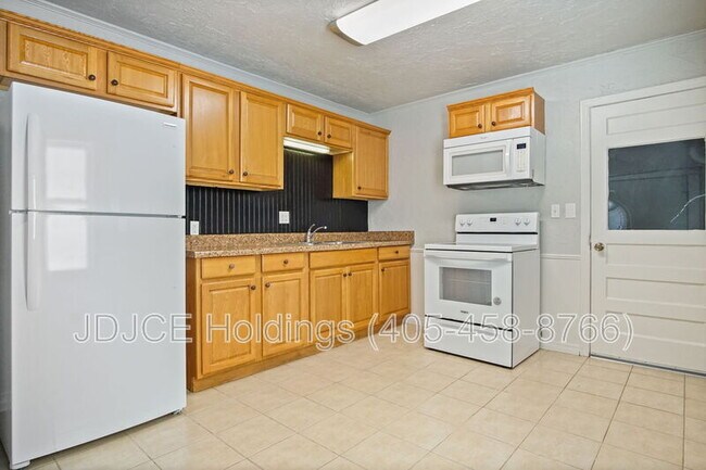 Building Photo - 312 E Jacobs Dr