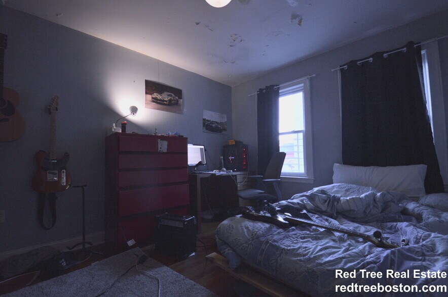 Building Photo - 149 Calumet St