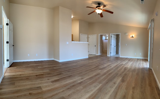 Building Photo - 712 Oakmont Rd