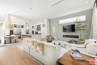 Building Photo - 5926 Firefly Pl