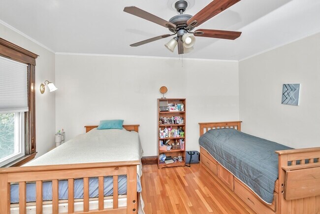 Building Photo - 404 Mt Auburn St