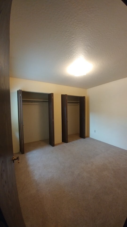 Building Photo - Maplewood Condo with Fireplace in the Farv...