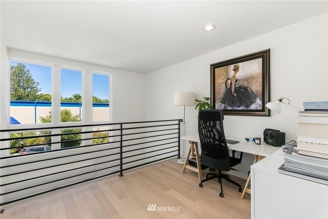 Building Photo - West Seattle Townhouse