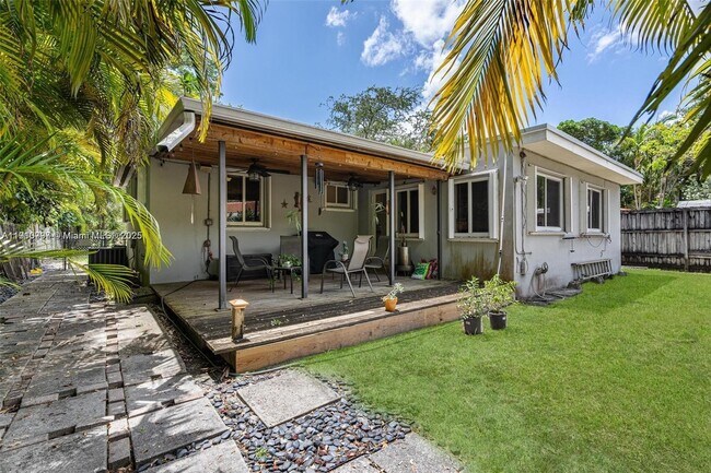 Building Photo - 2431 Overbrook St