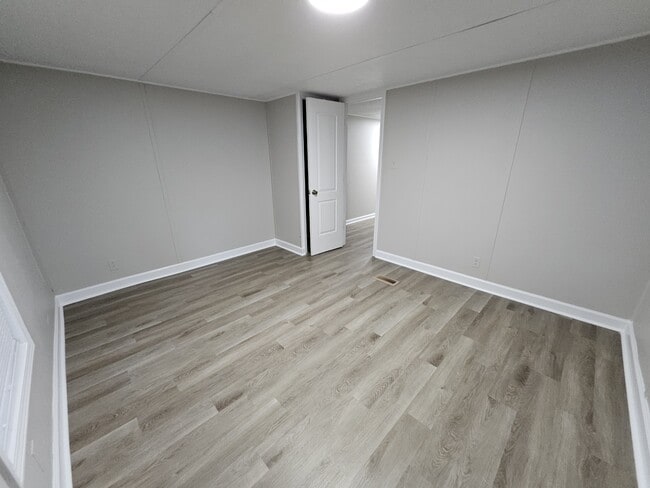 Building Photo - 118 Oakridge Dr