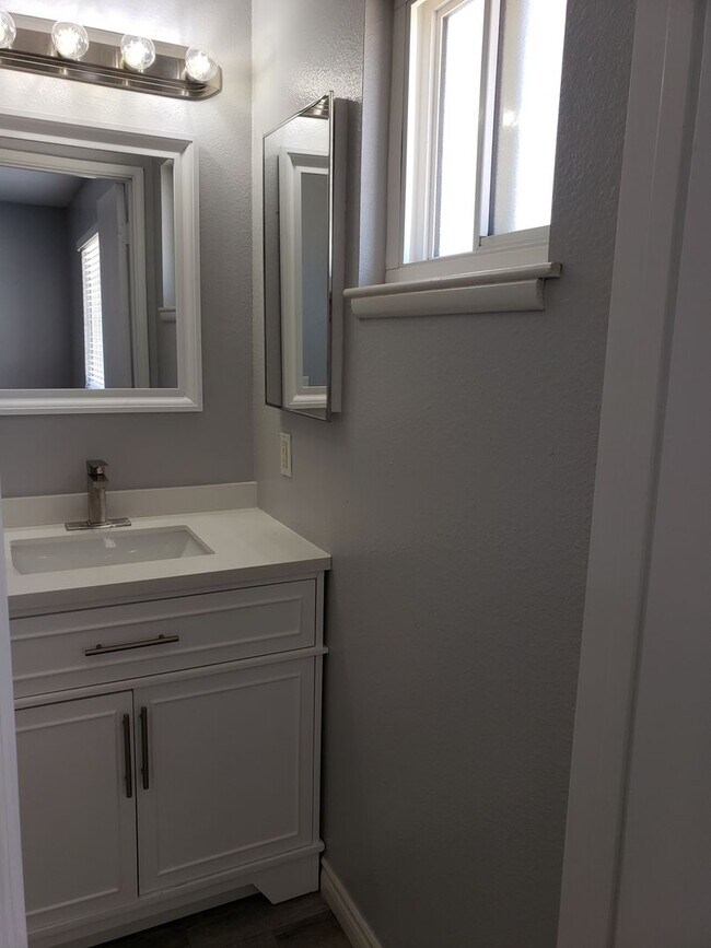 Building Photo - Single Family Residence Located on The Mesa