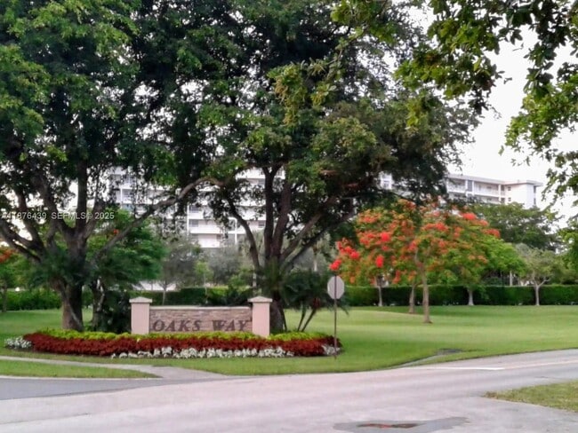 Building Photo - 3510 Oaks Way