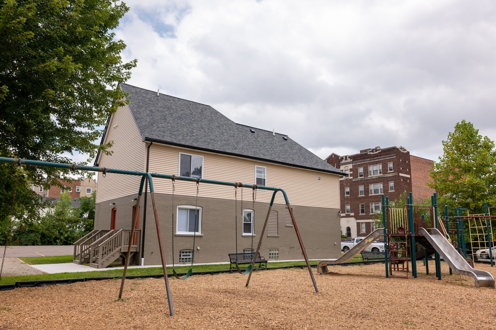 Building Photo - 718 Hazelwood St