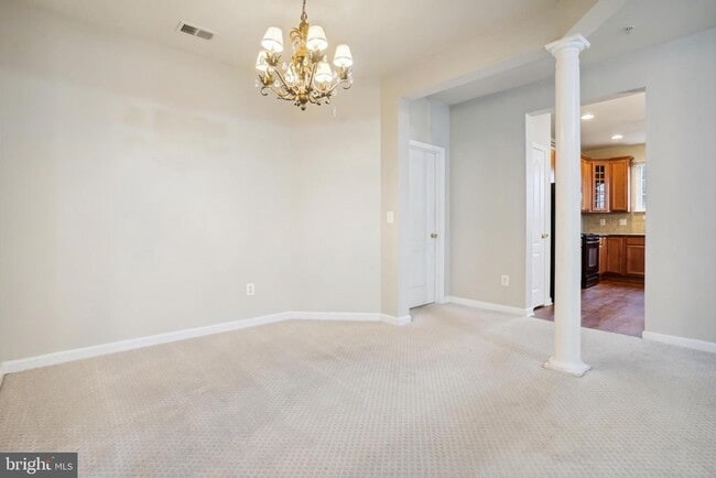 Building Photo - 13930 Greendale Dr