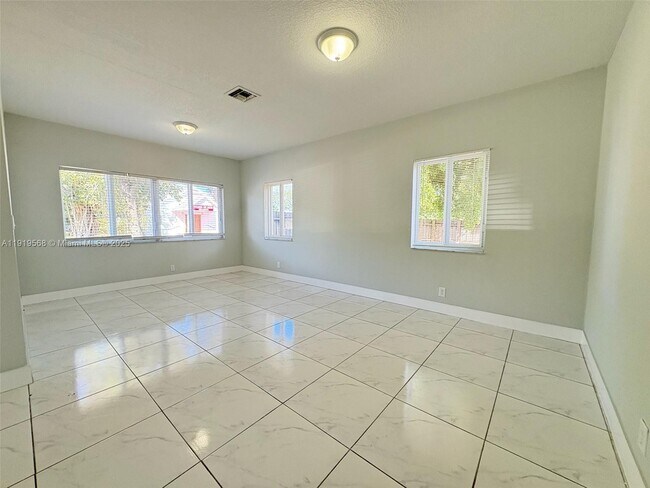 Building Photo - 249 NW 8th Ave