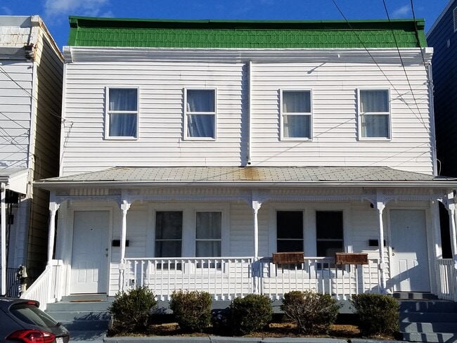 Building Photo - 2908 E Leigh St