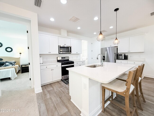 Building Photo - 8994 Parrot Pl