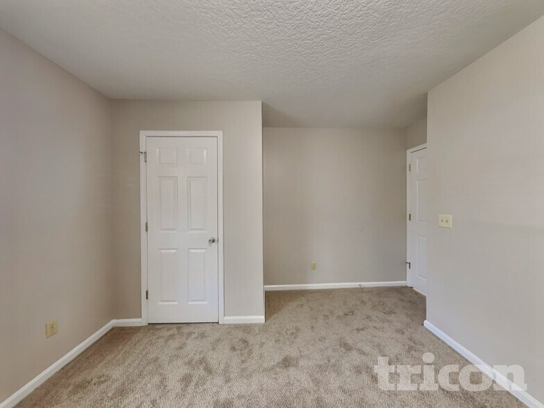 Building Photo - 4399 Princess Labeth Ct W