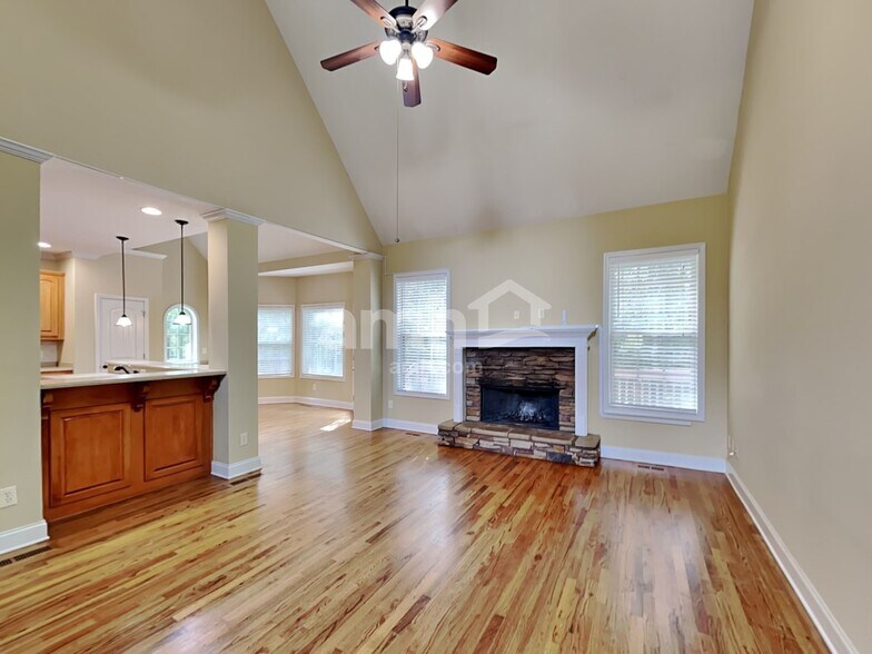 Building Photo - 103 Oakwind Pky