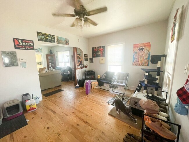 Building Photo - Italian Estates Property Management