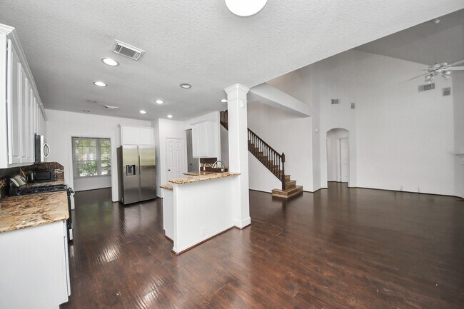 Building Photo - 20510 Pioneer Bend Ct